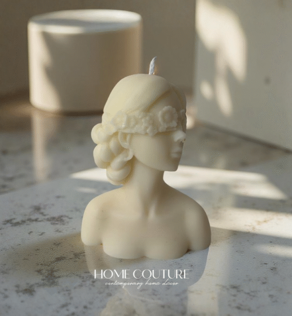 BLINDFOLDED SIGNORINA CANDLE