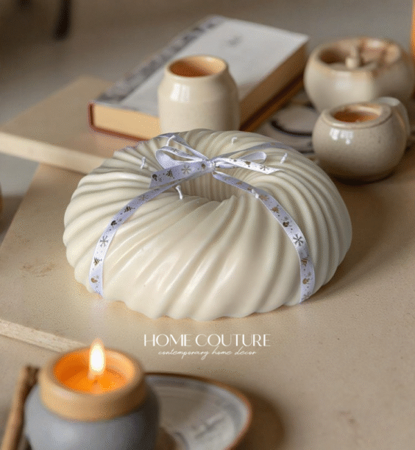 THE BUNDT CAKE CANDLE
